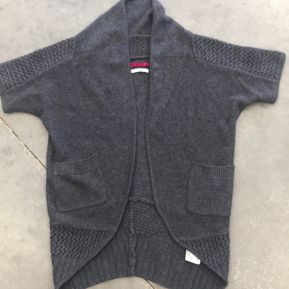 Velvet 100 cashmere cardigan grey short sleeve.
